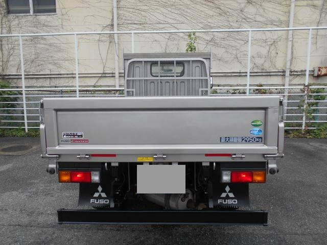 三菱ふそうキャンター平ボディ小型（2t・3t）[写真07]