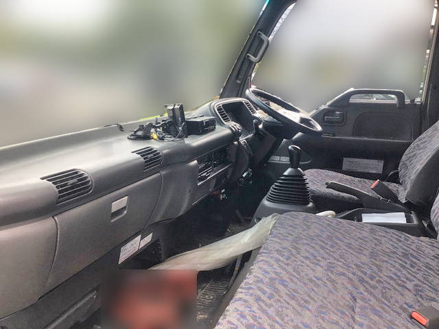 いすゞエルフアルミバン小型（2t・3t）[写真25]