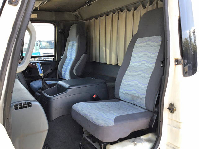 UDトラックスコンドルアルミウイング中型（4t）[写真32]