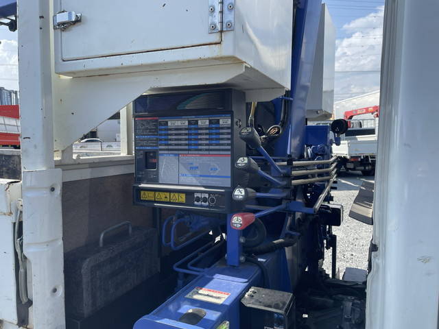 いすゞエルフクレーン4段小型（2t・3t）[写真17]