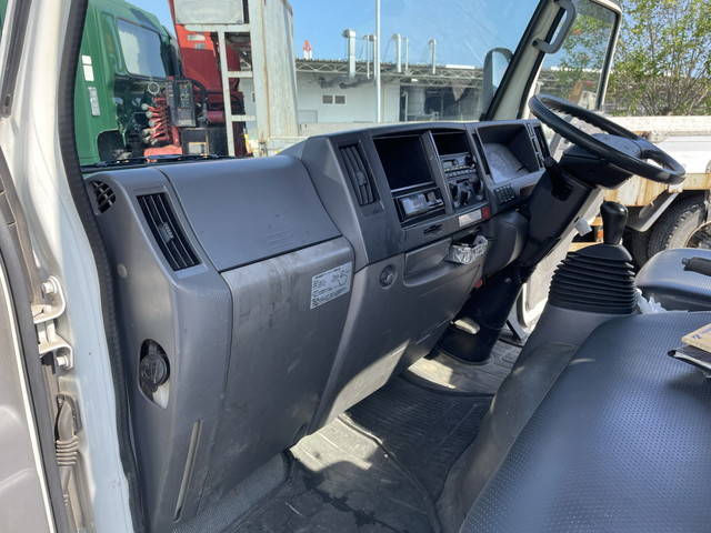 いすゞエルフクレーン4段小型（2t・3t）[写真31]