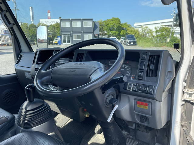 いすゞエルフクレーン4段小型（2t・3t）[写真35]