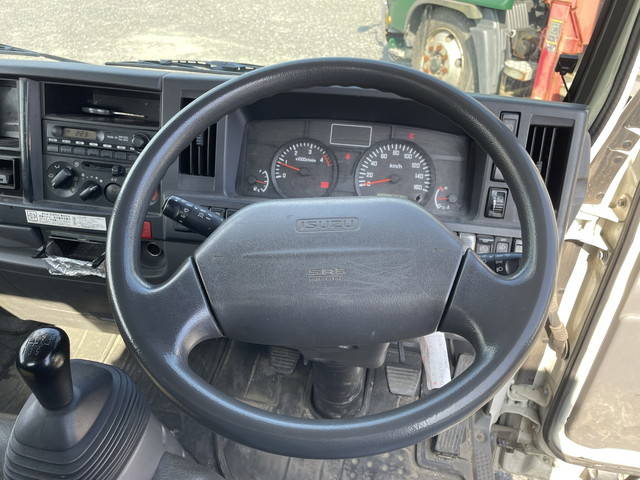 いすゞエルフクレーン4段小型（2t・3t）[写真36]