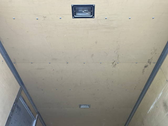 三菱ふそうキャンターアルミバン小型（2t・3t）[写真14]