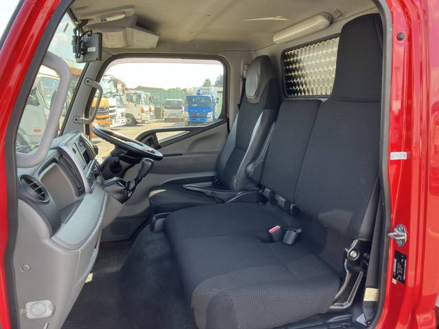 三菱ふそうキャンターアルミバン小型（2t・3t）[写真25]