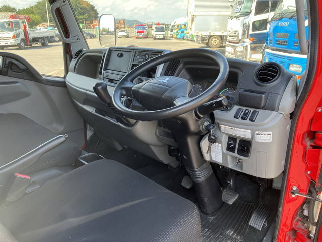 三菱ふそうキャンターアルミバン小型（2t・3t）[写真28]