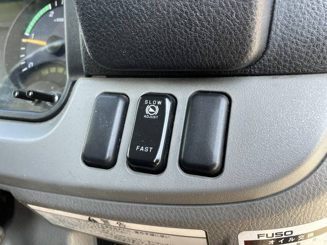 三菱ふそうキャンターアルミバン小型（2t・3t）[写真33]