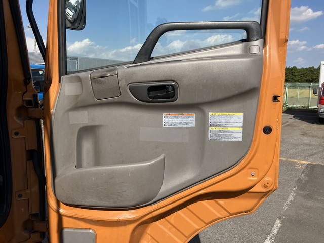 UDトラックスクオンアルミブロック大型（10t）[写真27]