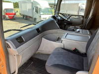 UDトラックスクオンアルミブロック大型（10t）[写真30]