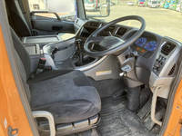 UDトラックスクオンアルミブロック大型（10t）[写真31]