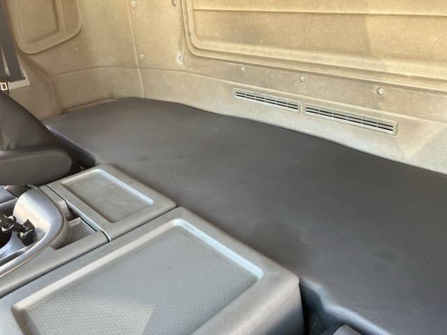 UDトラックスクオンアルミブロック大型（10t）[写真32]