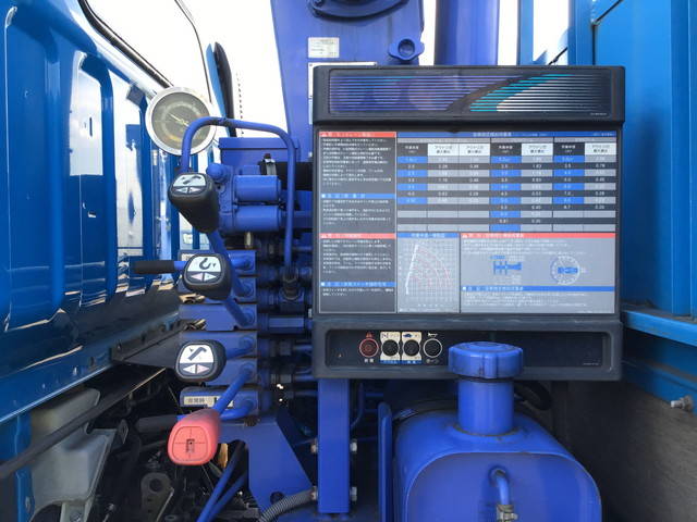 三菱ふそうキャンターセルフクレーン4段小型（2t・3t）[写真19]