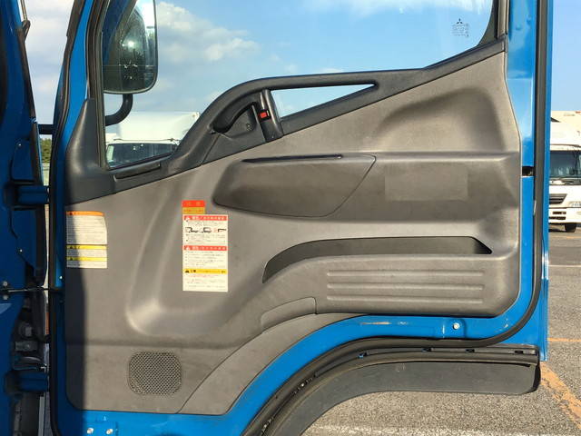 三菱ふそうキャンターセルフクレーン4段小型（2t・3t）[写真31]