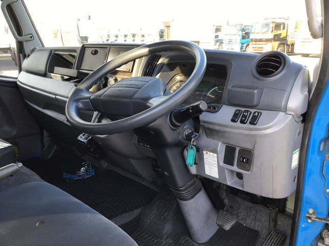 三菱ふそうキャンターセルフクレーン4段小型（2t・3t）[写真34]