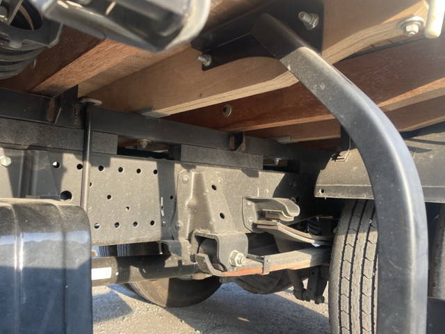 いすゞエルフユニック3段小型（2t・3t）[写真16]