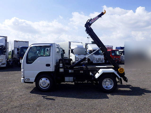 いすゞエルフコンテナ専用車小型（2t・3t）[写真11]