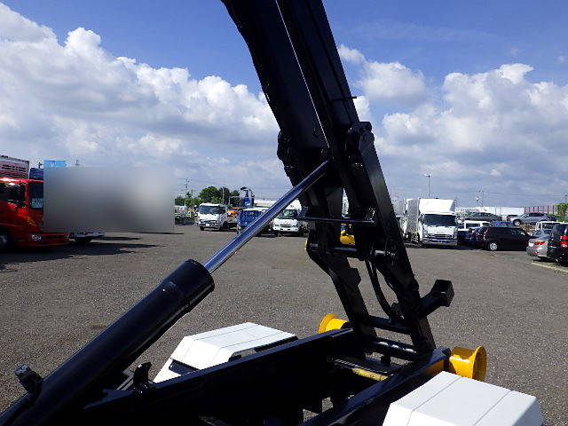 いすゞエルフコンテナ専用車小型（2t・3t）[写真13]