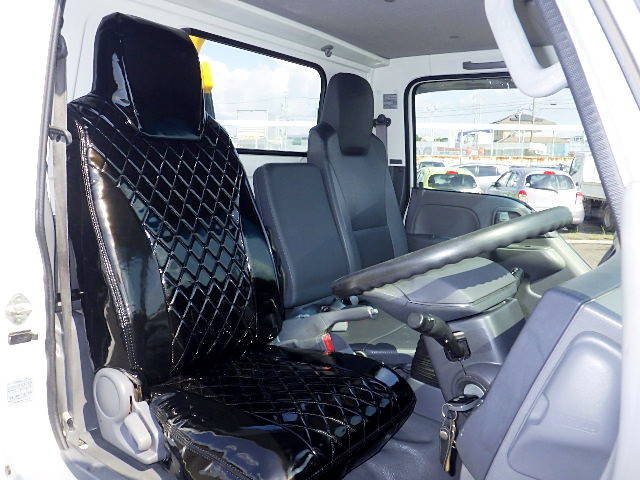 いすゞエルフコンテナ専用車小型（2t・3t）[写真22]