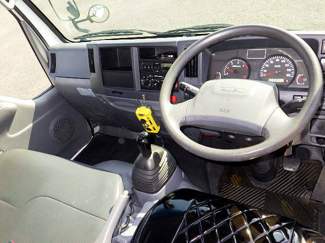 いすゞエルフコンテナ専用車小型（2t・3t）[写真23]