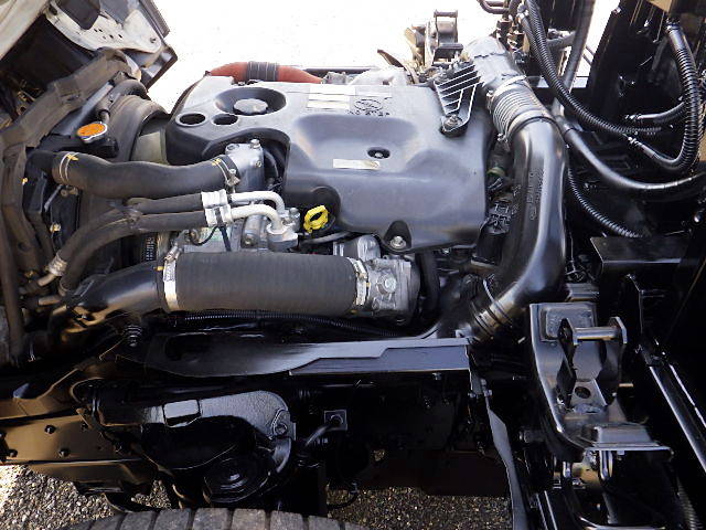 いすゞエルフコンテナ専用車小型（2t・3t）[写真35]