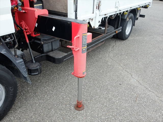 三菱ふそうキャンタークレーン4段小型（2t・3t）[写真13]