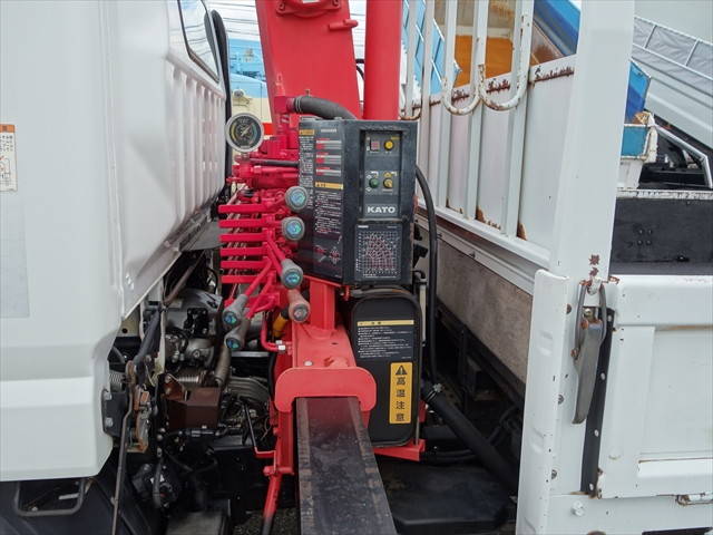 三菱ふそうキャンタークレーン4段小型（2t・3t）[写真14]