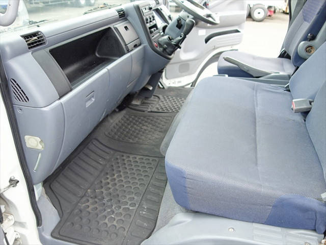 三菱ふそうキャンタークレーン4段小型（2t・3t）[写真32]