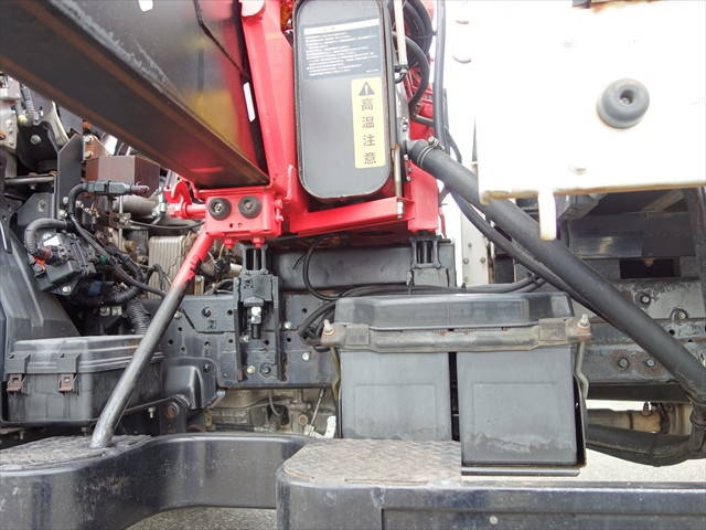 三菱ふそうキャンタークレーン4段小型（2t・3t）[写真05]