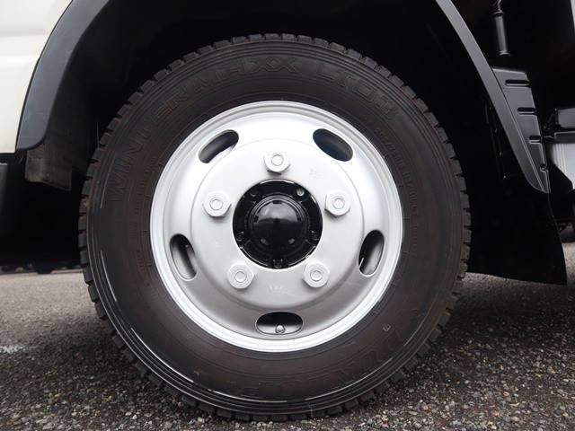 三菱ふそうキャンター平ボディ小型（2t・3t）[写真24]