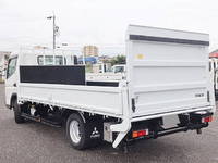 三菱ふそうキャンター平ボディ小型（2t・3t）[写真02]