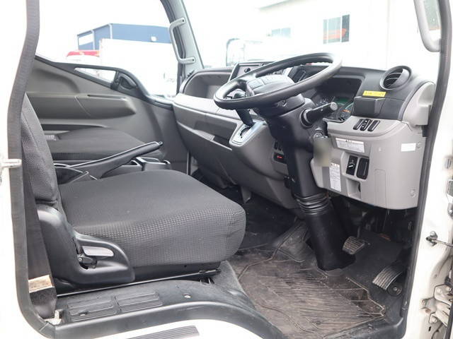 三菱ふそうキャンター平ボディ小型（2t・3t）[写真31]