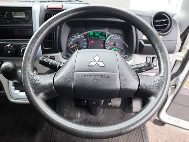 三菱ふそうキャンター平ボディ小型（2t・3t）[写真35]