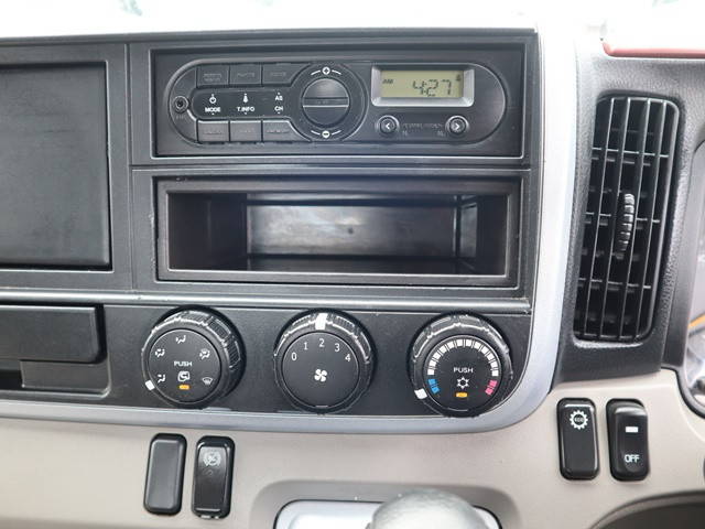 三菱ふそうキャンター平ボディ小型（2t・3t）[写真38]