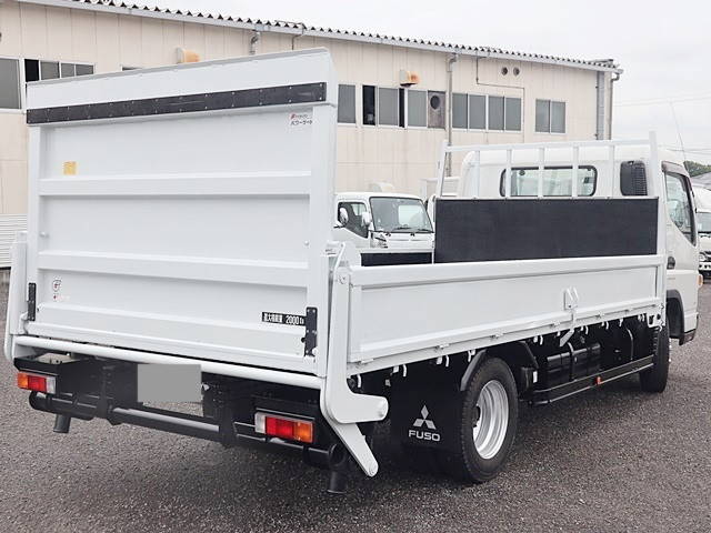 三菱ふそうキャンター平ボディ小型（2t・3t）[写真04]