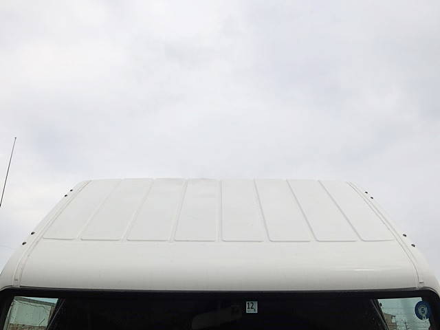 三菱ふそうキャンター平ボディ小型（2t・3t）[写真09]