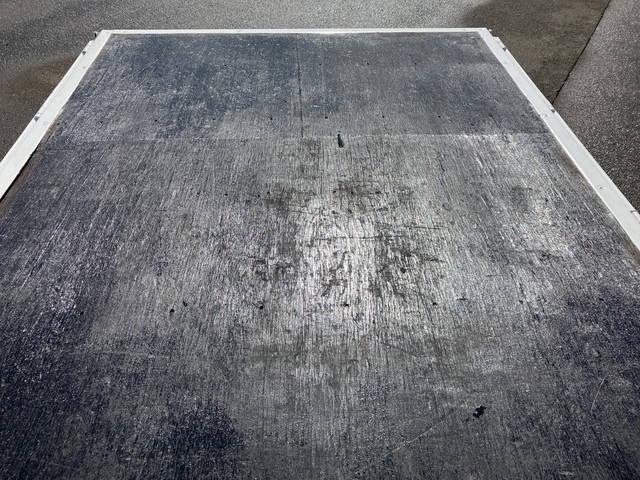 いすゞエルフ平ボディ小型（2t・3t）[写真11]