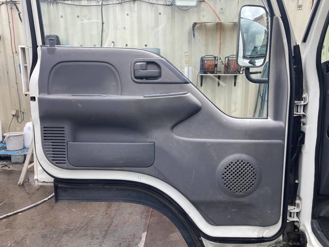 いすゞエルフ平ボディ小型（2t・3t）[写真21]