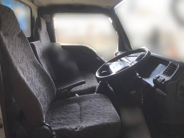 日産アトラス平ボディ小型（2t・3t）[写真16]