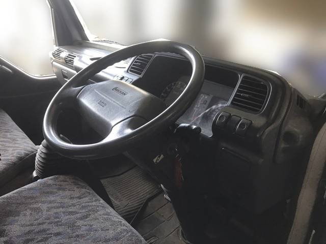 日産アトラス平ボディ小型（2t・3t）[写真17]