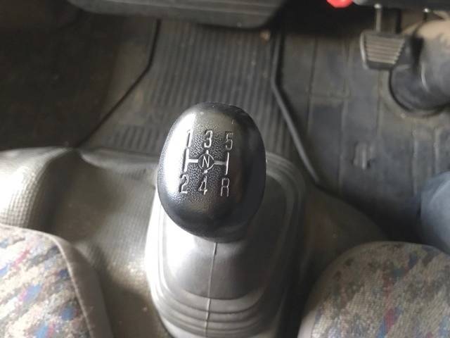 日産アトラス平ボディ小型（2t・3t）[写真18]