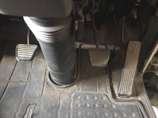 日産アトラス平ボディ小型（2t・3t）[写真19]