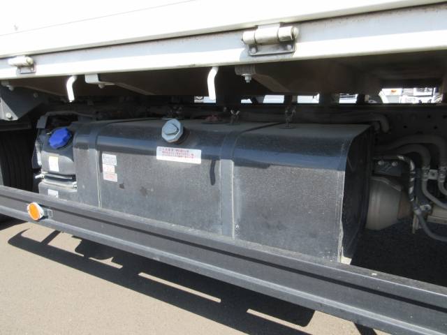 いすゞエルフ平ボディ小型（2t・3t）[写真11]