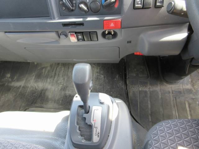 いすゞエルフ平ボディ小型（2t・3t）[写真16]