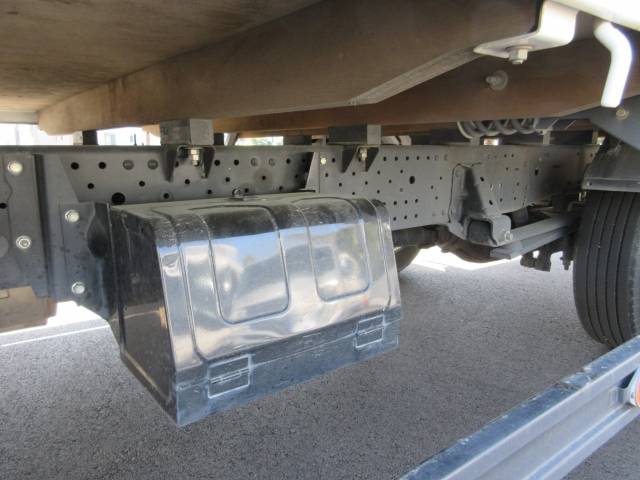 いすゞエルフ平ボディ小型（2t・3t）[写真20]