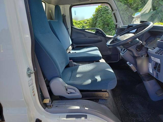 三菱ふそうキャンター平ボディ小型（2t・3t）[写真14]