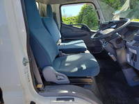 三菱ふそうキャンター平ボディ小型（2t・3t）[写真14]