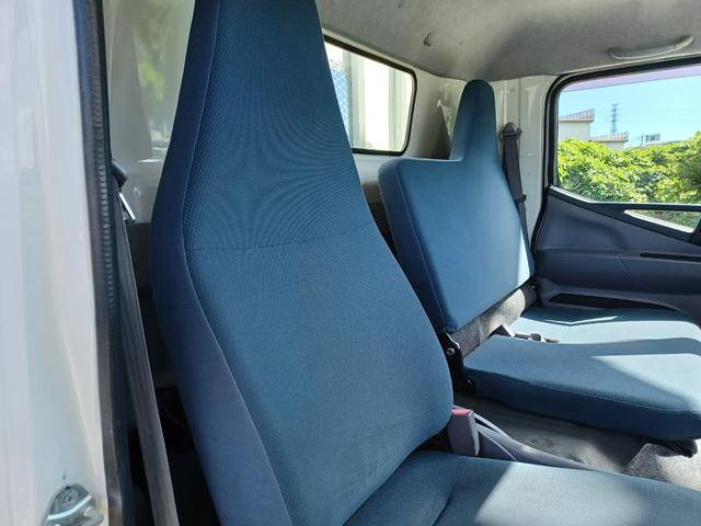 三菱ふそうキャンター平ボディ小型（2t・3t）[写真24]