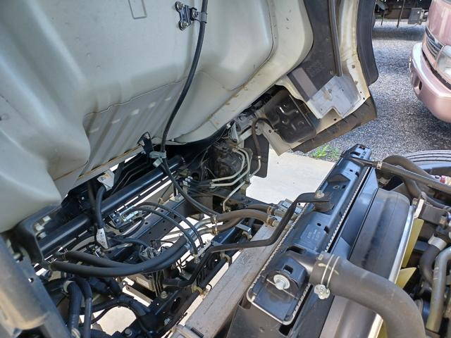 三菱ふそうキャンター平ボディ小型（2t・3t）[写真31]