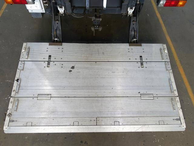 三菱ふそうキャンターアルミバン小型（2t・3t）[写真15]