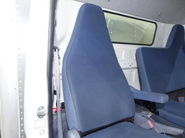 三菱ふそうキャンターアルミバン小型（2t・3t）[写真26]